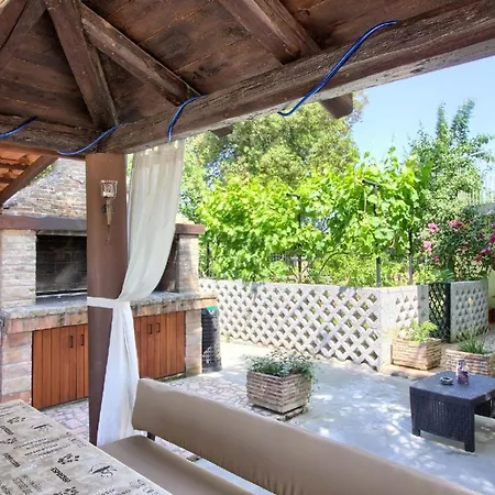 Mit Privatpool Fuer 12 Personen Ca 150 Qm In Sisan, Istrien Suedkueste Von Istrien * Sisan